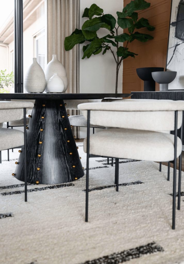 Sphere dining table