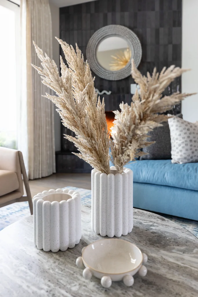 Living room with pampas grass on table