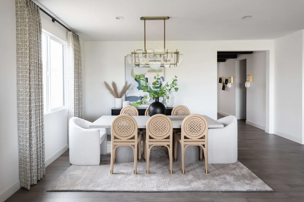 Dining room with wicker chairs