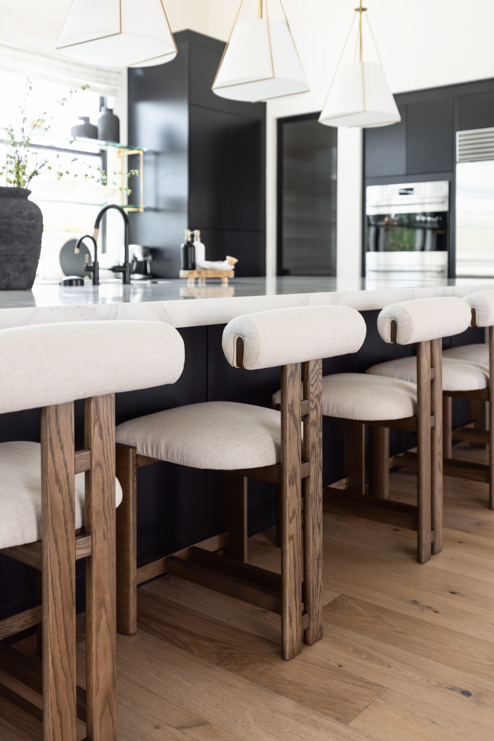 custom-luxury-interior-furniture-design