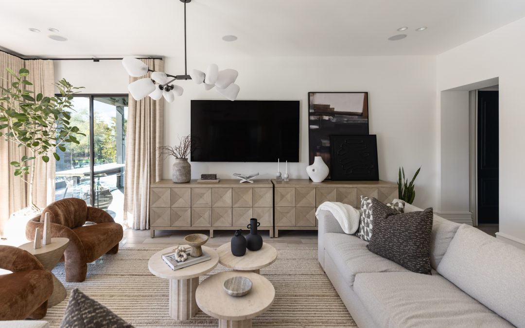 Design-Build vs. Hiring a Designer and Contractor Separately: What Scottsdale Homeowners Should Know